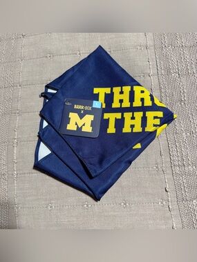 New Michigan Wolverines BARK-BOX Throw Me The Ball Dog Bandana Large